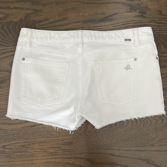 DL1961 white denim shorts - Picture 3 of 3